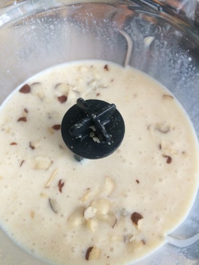 Банановый смузи с печеньем - Шаг 1