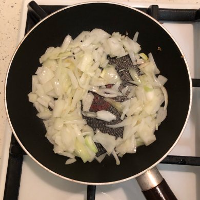 Тушенная треска с кабачками в мультиварке - Шаг 1