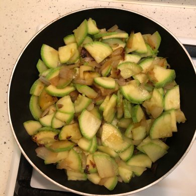 Тушенная треска с кабачками в мультиварке - Шаг 2