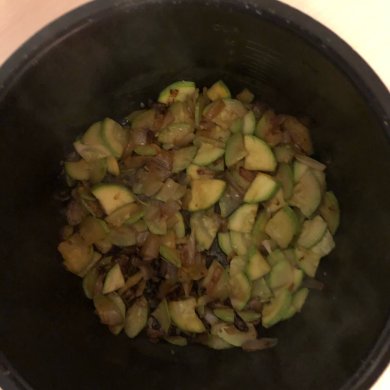 Тушенная треска с кабачками в мультиварке - Шаг 3