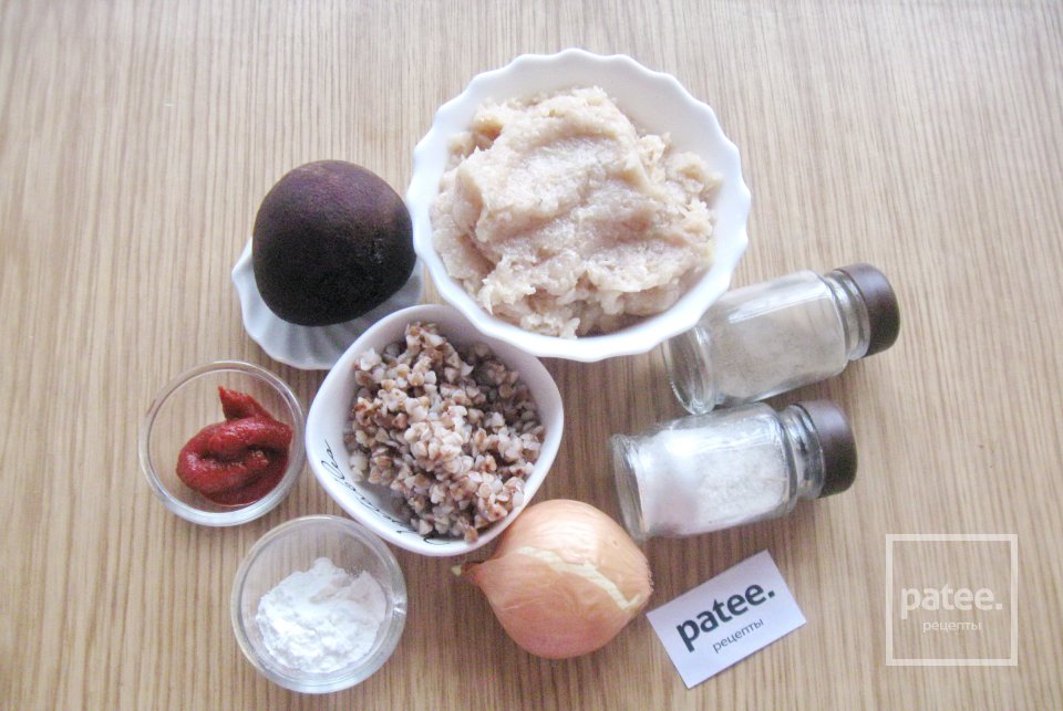 Куриные тефтели со свеклой и гречкой - Шаг 1