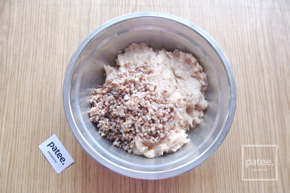 Куриные тефтели со свеклой и гречкой - Шаг 3