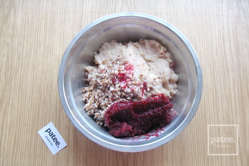 Куриные тефтели со свеклой и гречкой - Шаг 4