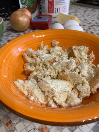 Готовим нежнейшие куриные котлетки с начинкой🍴🧀😋!  (Подойдёт и для ПП) - Шаг 2