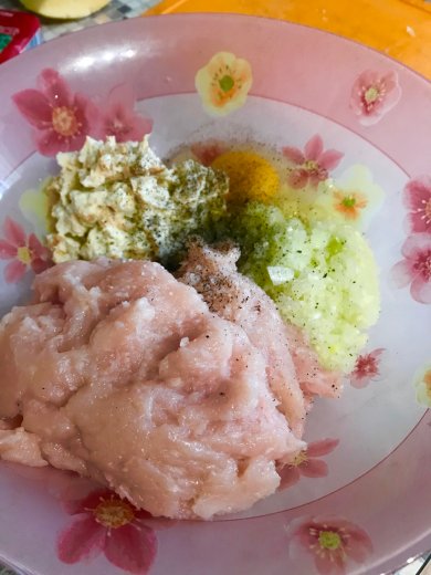 Готовим нежнейшие куриные котлетки с начинкой🍴🧀😋!  (Подойдёт и для ПП) - Шаг 4