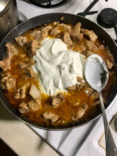 Свинина в сметане с зеленью. - Шаг 4