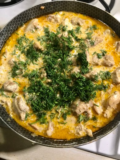 Свинина в сметане с зеленью. - Шаг 5