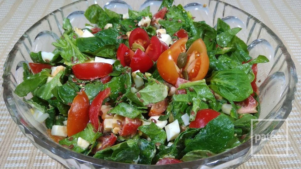 Салат со шпинатом без майонеза - Шаг 12