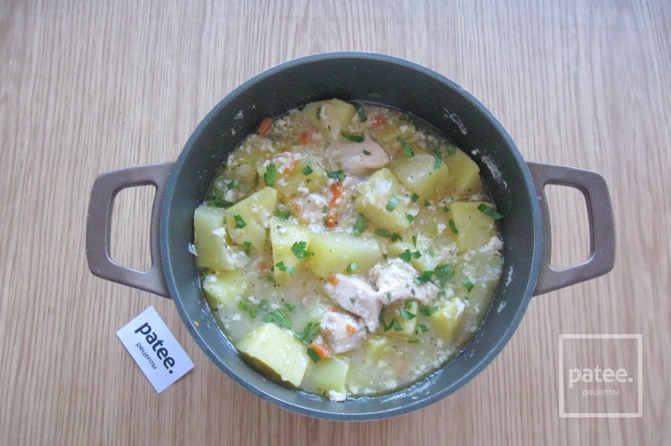 Картофель с курицей тушеный в молоке - Шаг 10