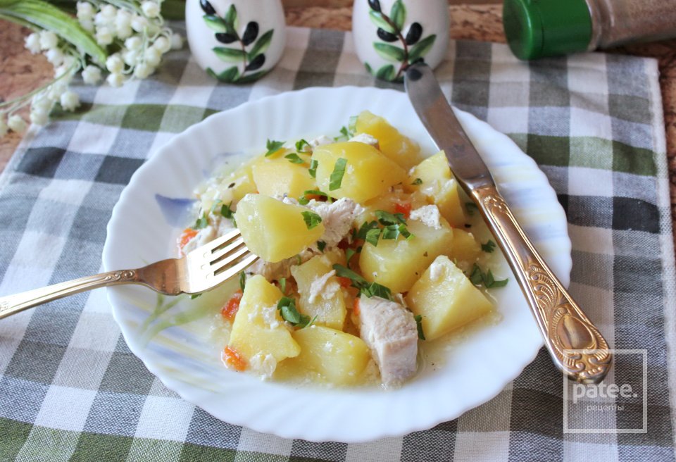 Картофель с курицей тушеный в молоке - Шаг 12