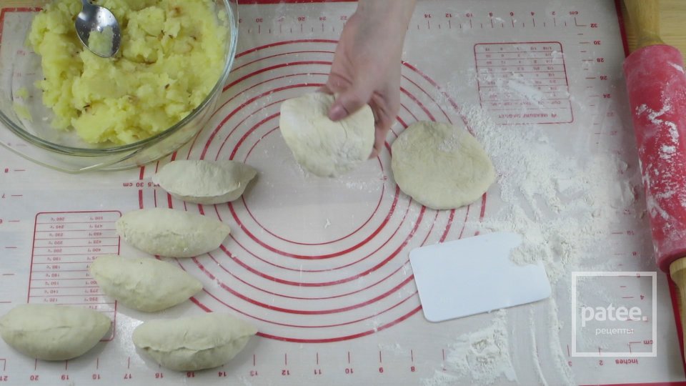Жареные пирожки с картошкой - Шаг 3
