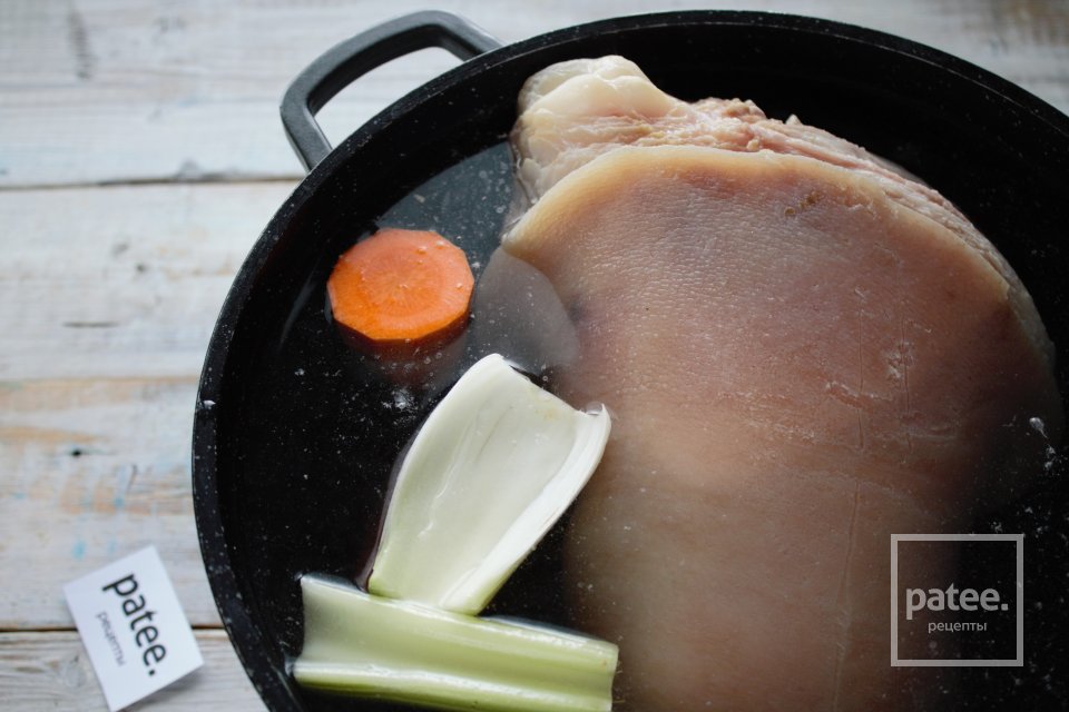 Рулька свиная в горчично-медовом соусе в духовке - Шаг 4