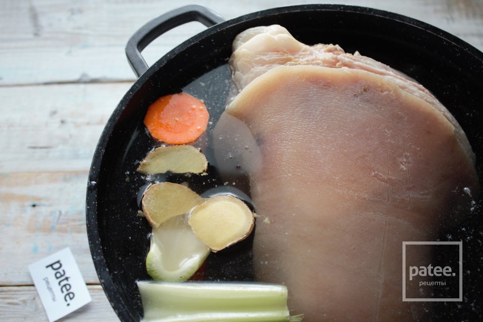 Рулька свиная в горчично-медовом соусе в духовке - Шаг 5