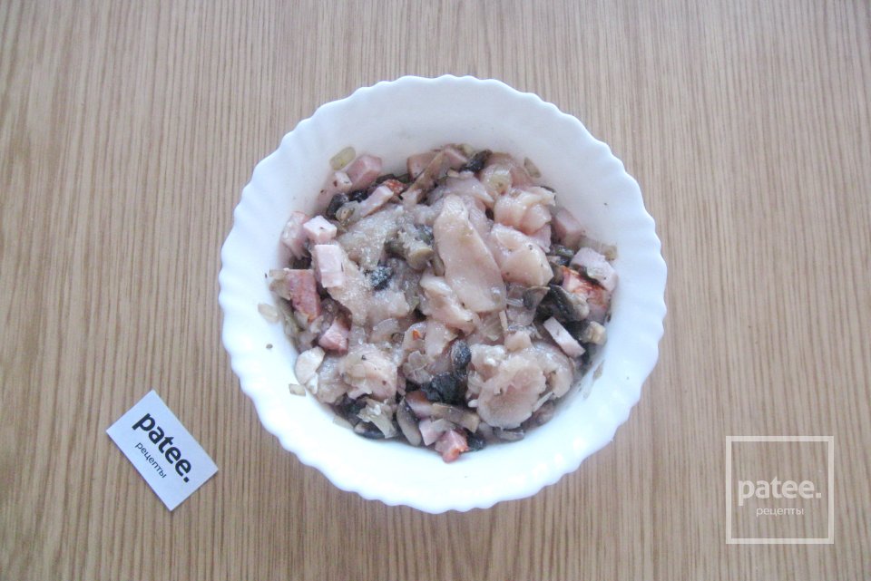 Мясное ассорти с грибами и сливками - Шаг 10