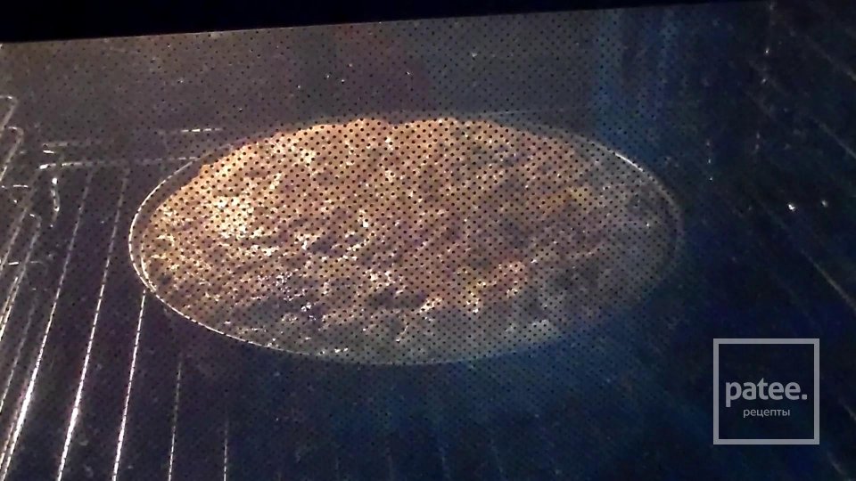 Пирог из овсяных хлопьев с яблоками и черносливом - Шаг 13