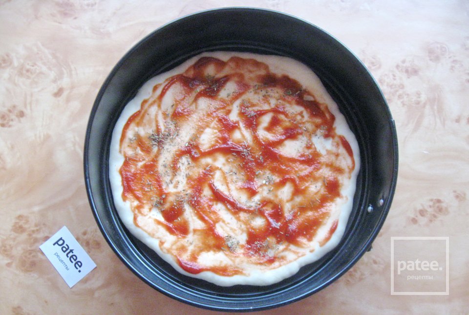 Пицца с моцареллой и колбасой - Шаг 4