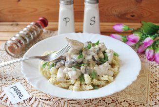 Куриное филе с шампиньонами и сливками