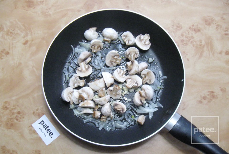 Куриное филе с шампиньонами и сливками - Шаг 4