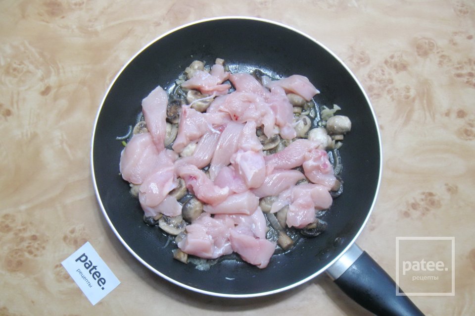 Куриное филе с шампиньонами и сливками - Шаг 5