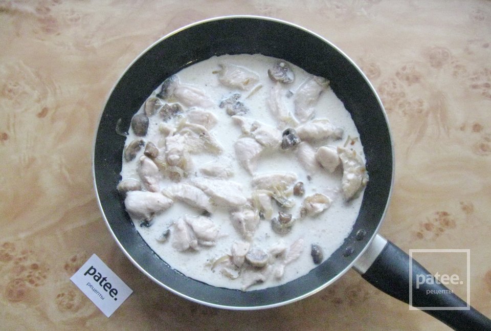 Куриное филе с шампиньонами и сливками - Шаг 7