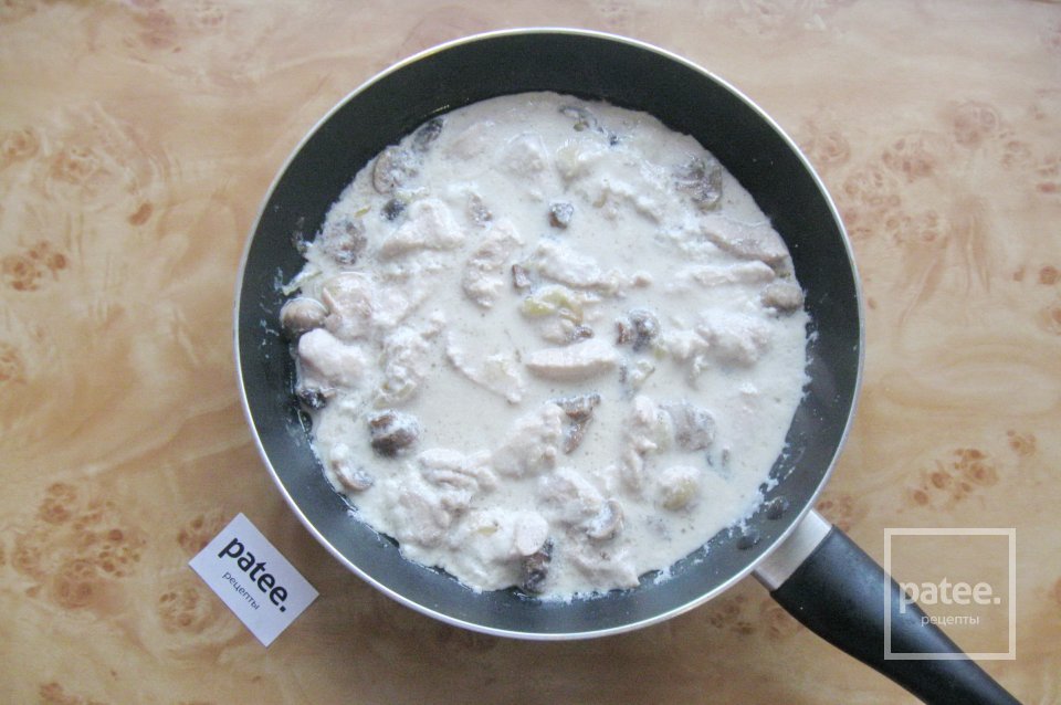 Куриное филе с шампиньонами и сливками - Шаг 8