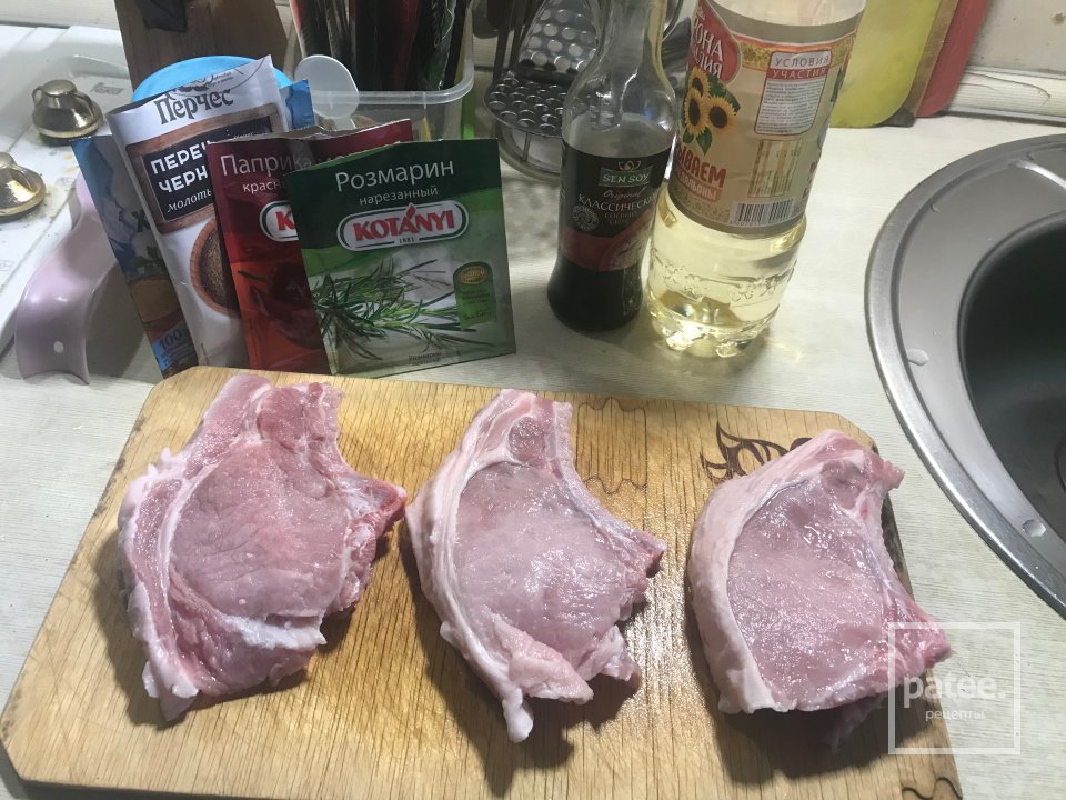 Стейк из свинины на кости - Шаг 1