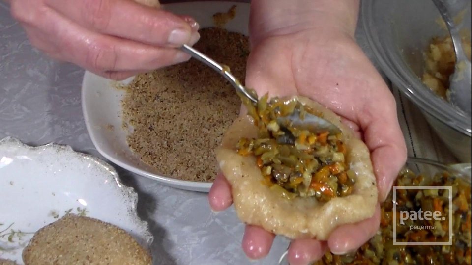 Куриные зразы с грибной начинкой - Шаг 5