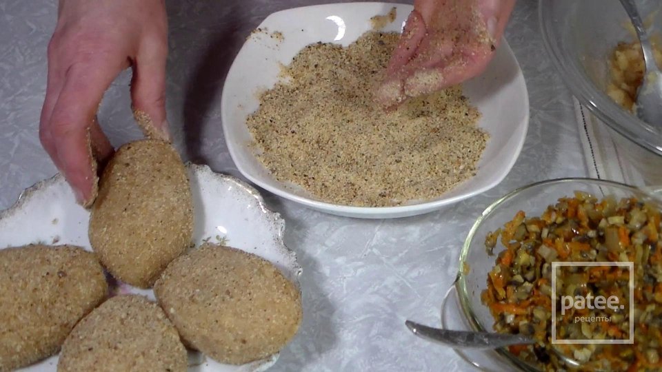 Куриные зразы с грибной начинкой - Шаг 6