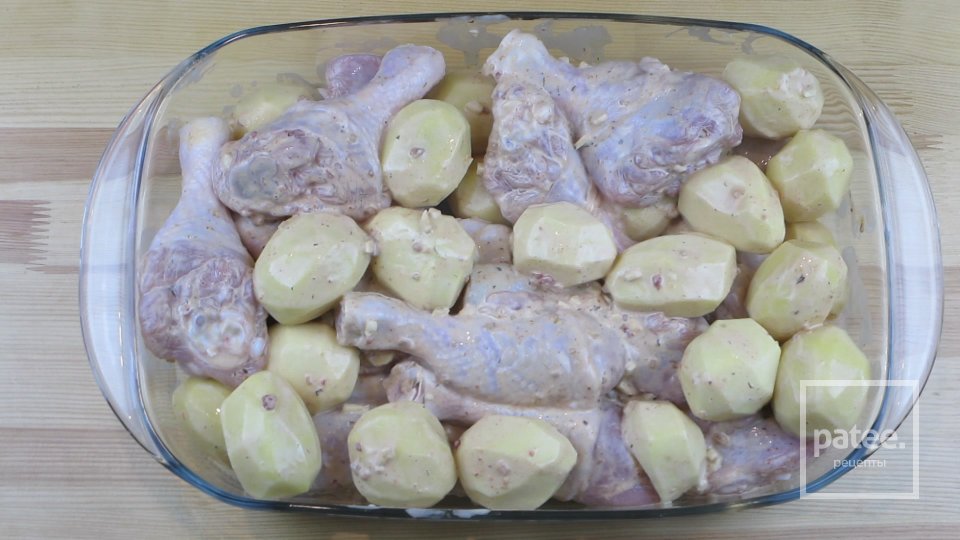 Курица с картошкой в духовке - Шаг 4