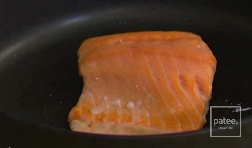 Салат с сёмгой, апельсином и оливками - Шаг 2