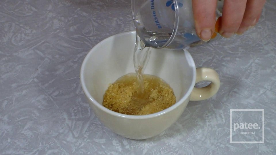 Бисквитный Рулет с Творожным Кремом и Персиками - Шаг 2