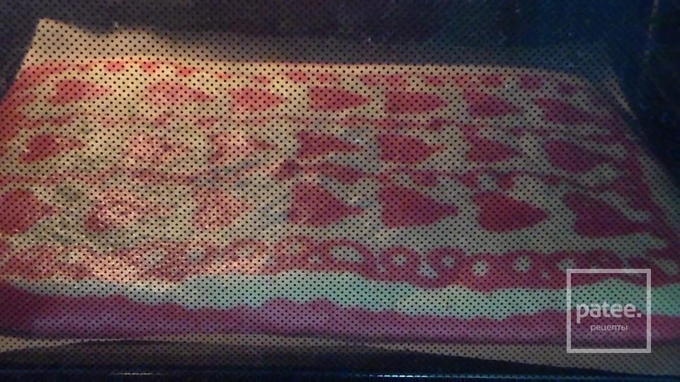 Бисквитный Рулет с Творожным Кремом и Персиками - Шаг 11