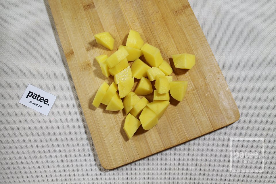 Овощной суп с грибами, мясными фрикадельками и вермишелью - Шаг 2