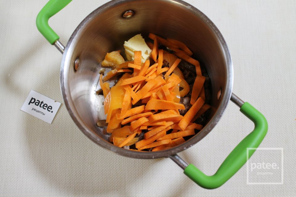 Овощной суп с грибами, мясными фрикадельками и вермишелью - Шаг 8