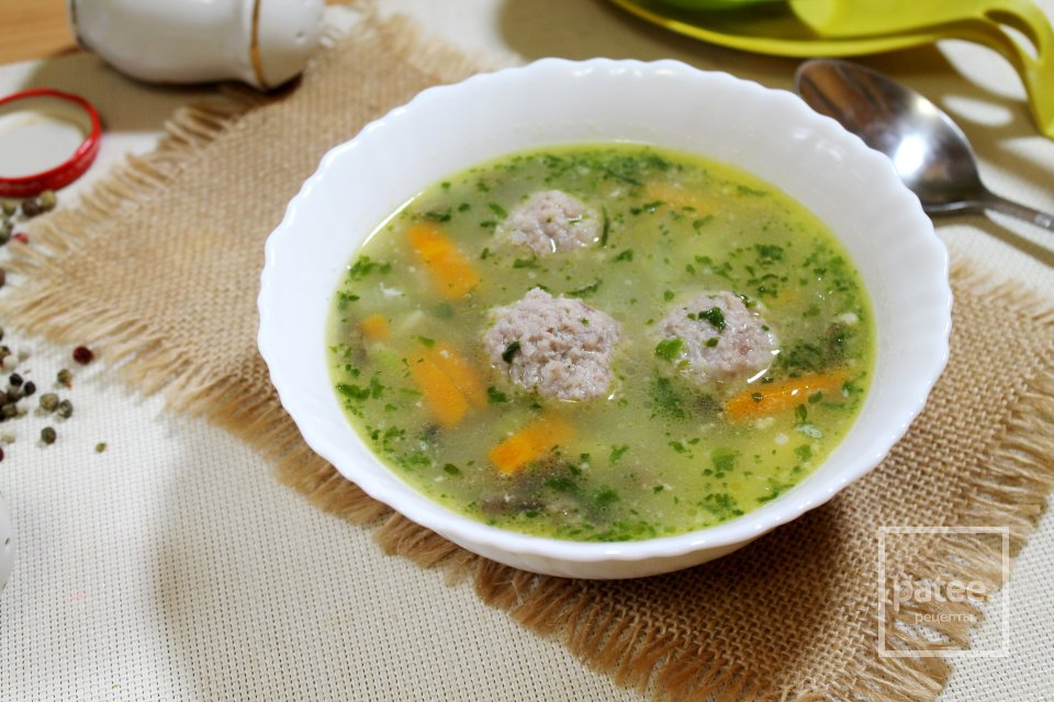 Овощной суп с грибами, мясными фрикадельками и вермишелью - Шаг 16