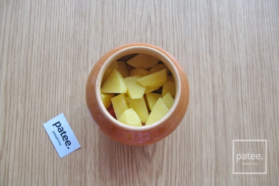 Свиная шейка с овощами в горшочках - Шаг 5