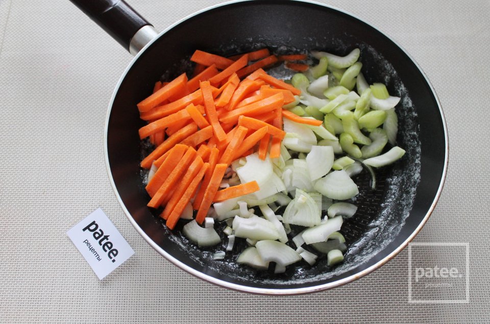 Плов с индейкой на сковороде - Шаг 10