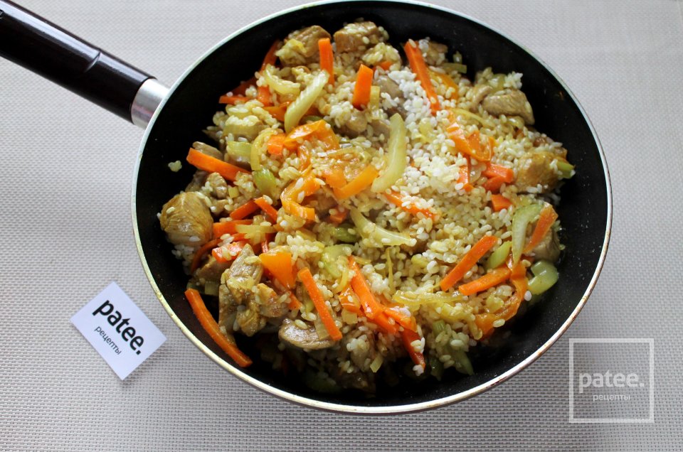 Плов с индейкой на сковороде - Шаг 14