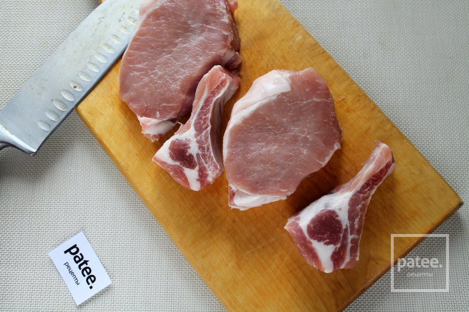 Свинина в духовке с помидорами и сыром - Шаг 2