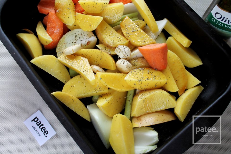 Картофель с овощами и итальянскими травами в духовке - Шаг 10