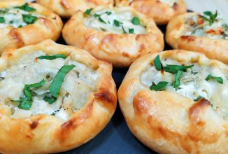 Корзинки с курицей и картофелем