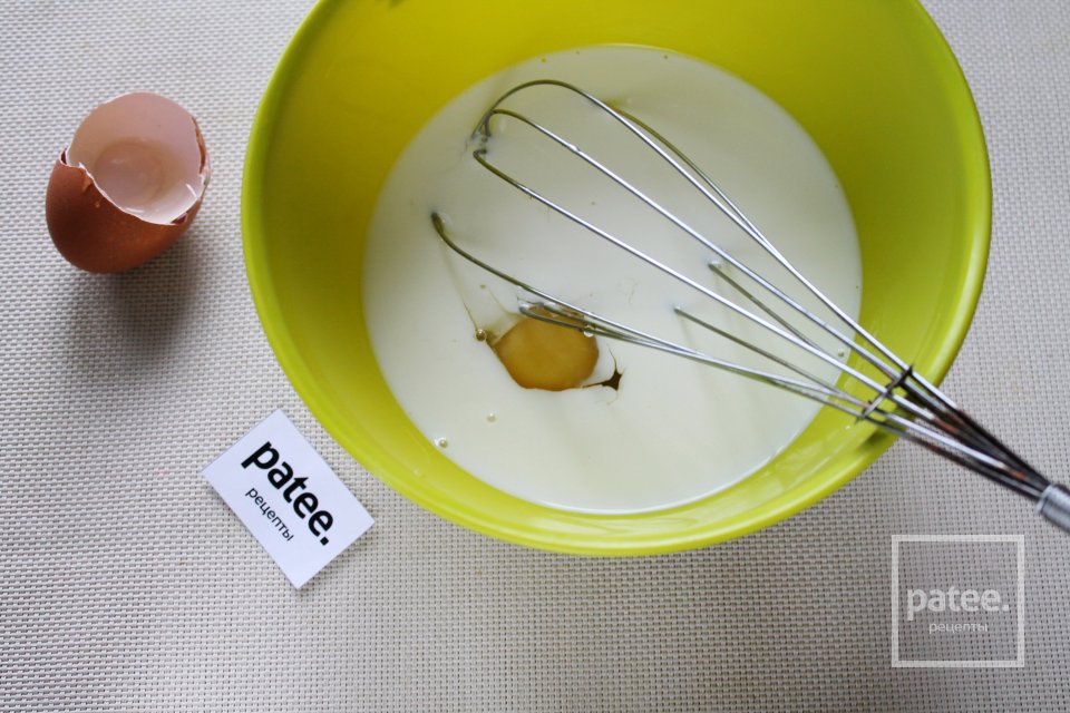 Блины заварные на молоке с яблоком - Шаг 3