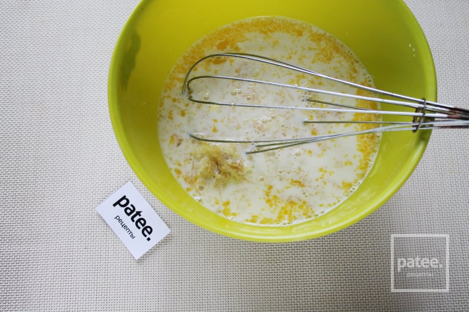 Блины заварные на молоке с яблоком - Шаг 7