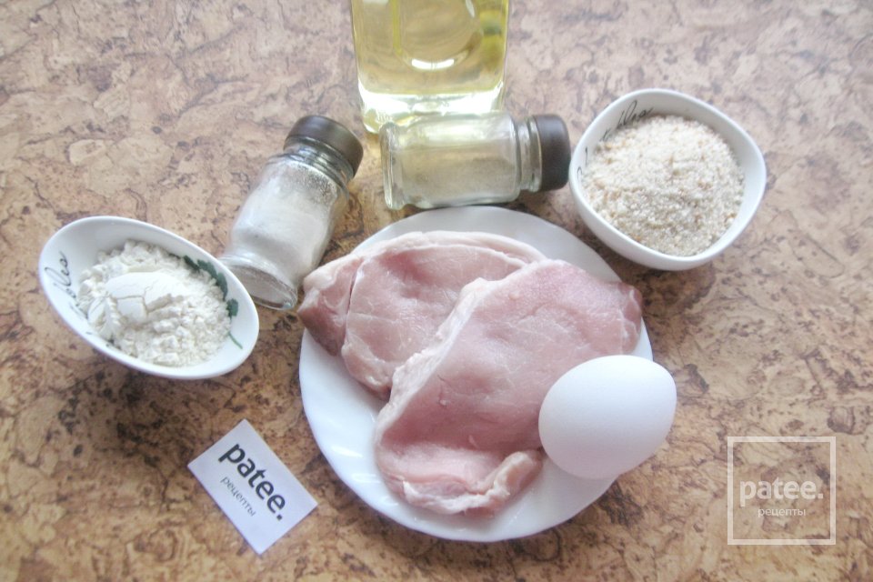 Отбивные из свинины в сухарях - Шаг 1