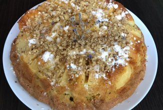 Пирог на молоке с фруктами