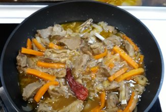 Баранина томлёная в пиве.