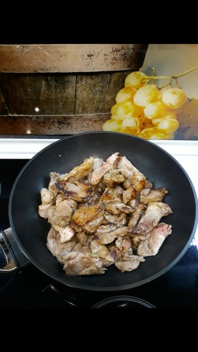 Баранина томлёная в пиве. - Шаг 4