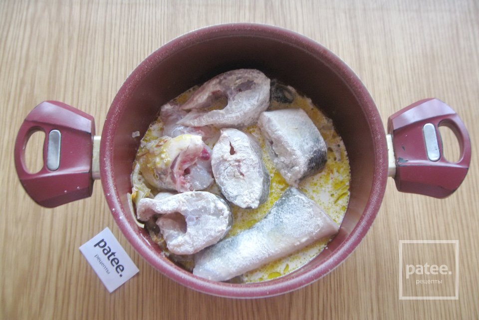 Судак в сливках с грибами - Шаг 7