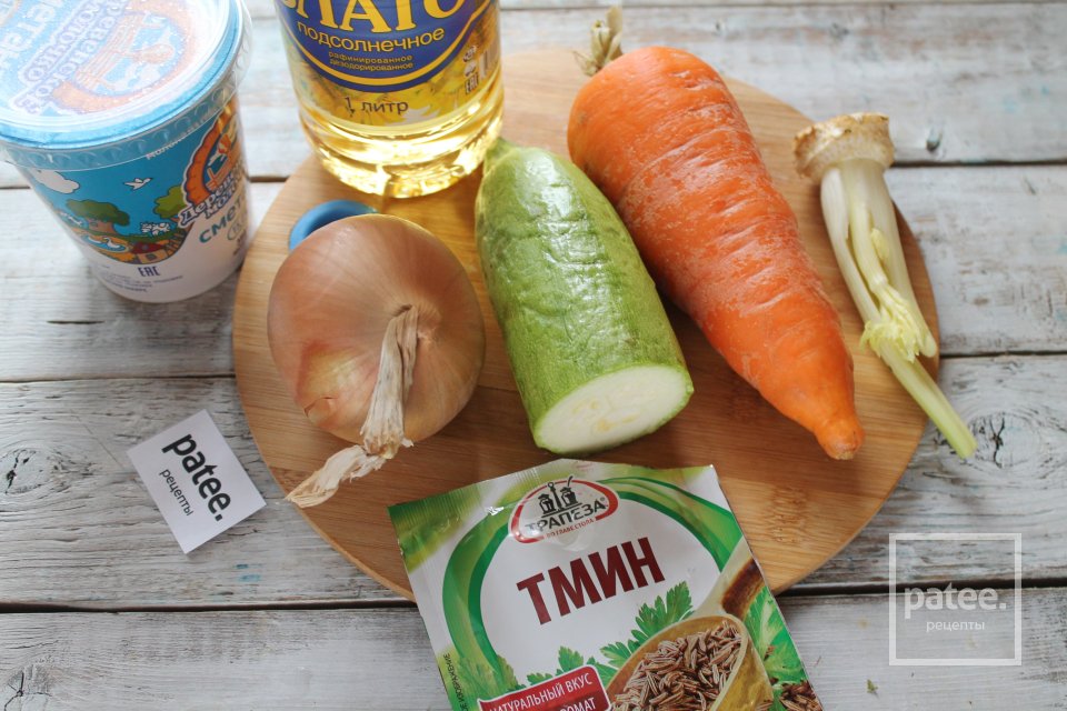 Кабачки, тушённые в сметане с тмином - Шаг 1