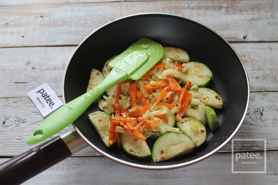 Кабачки, тушённые в сметане с тмином - Шаг 11